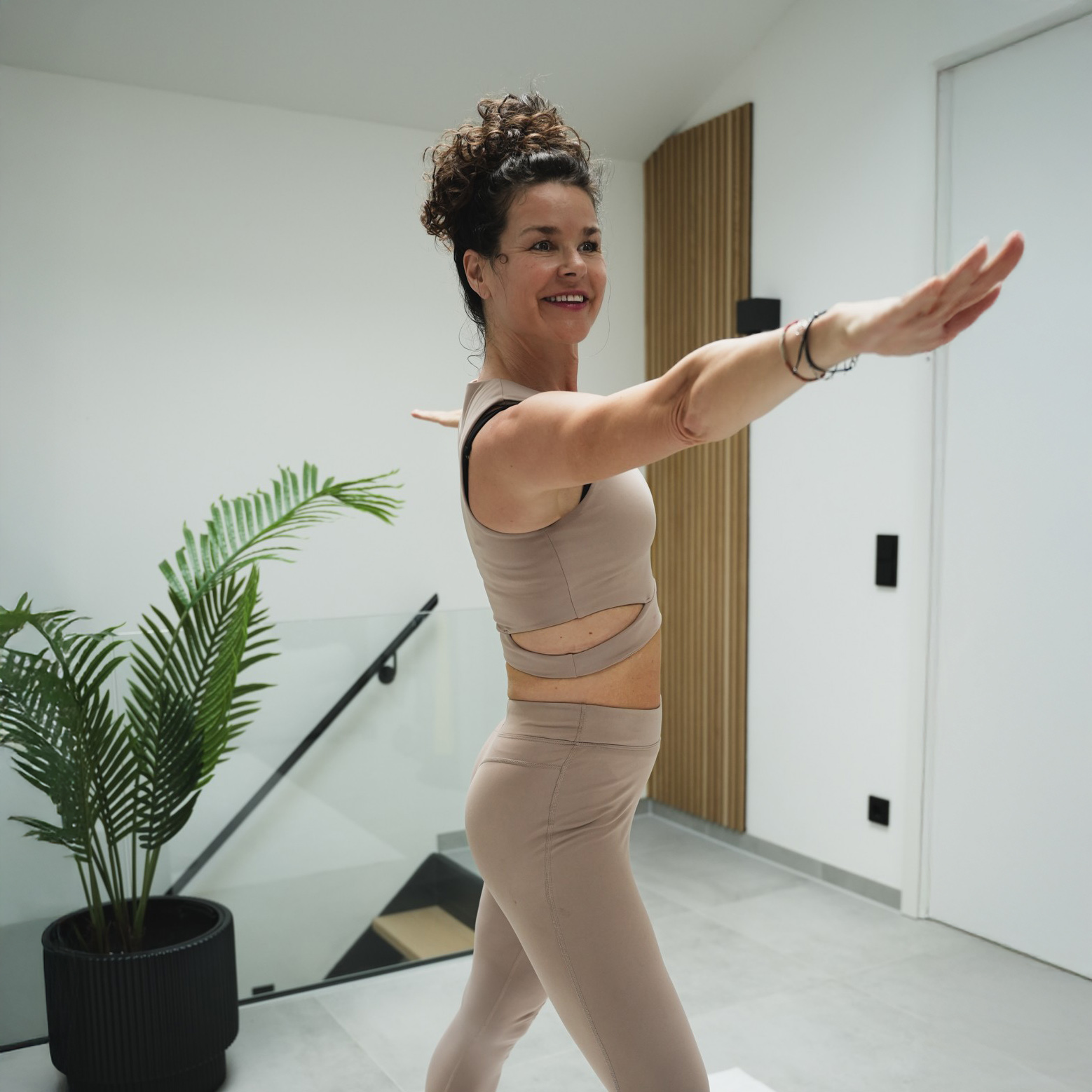 Karin Maier in dynamischer Bewegung
